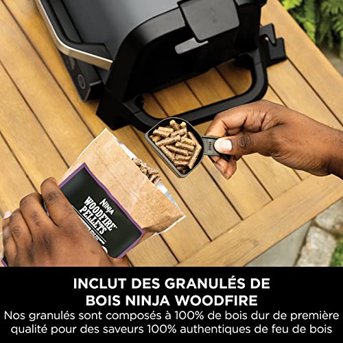 Ninja Woodfire barbecue électrique, grill, fumoir & air fryer, barbecue extérieur 7 en 1, grill, air fryer, fumer, rôtir, four, résistant aux intempéries, antiadhésif, portatif, gris/noir OG701EU