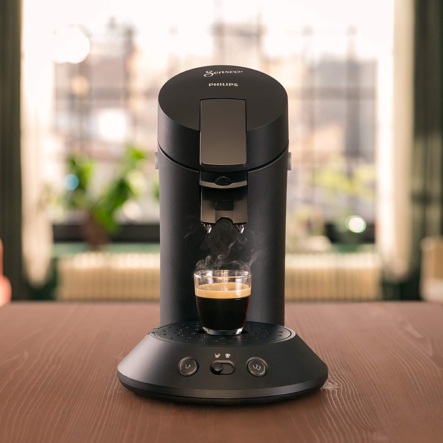 Philips SENSEO Original Plus Machine à café à dosettes, Crema Plus, Sélecteur d'intensité Technologie Booster d'arômes, Produit vert, Noir intense (CSA210/61)