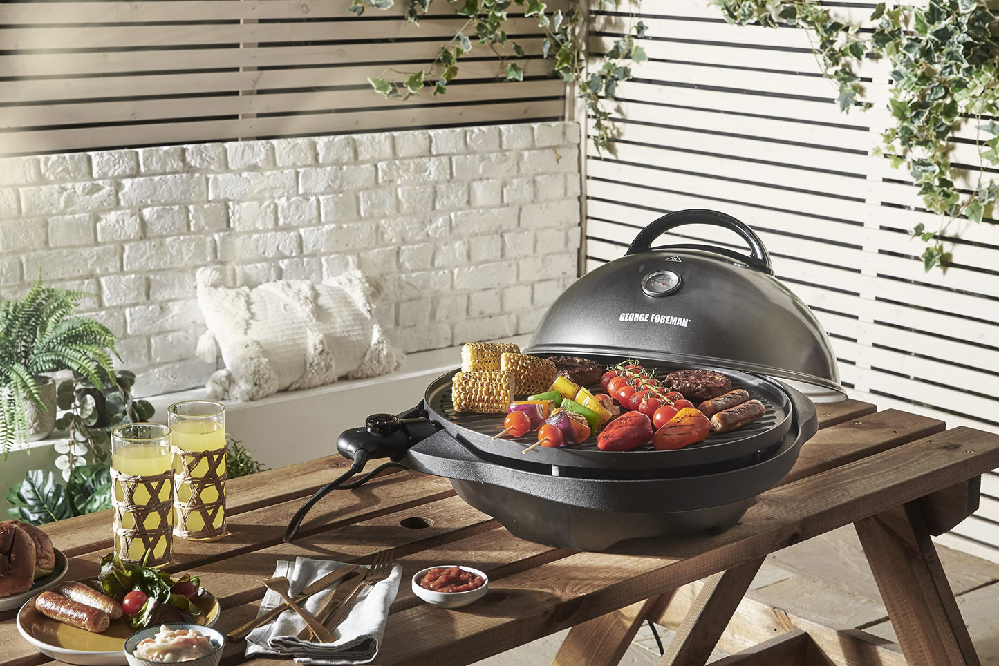 George Foreman Barbecue 2 en 1 électrique: Grill sur pied & de table (utilisation intérieure & extérieure, balcon & cuisine, Ø44,5cm, indicateur de température, bac à graisse, 2400W) 22460-56